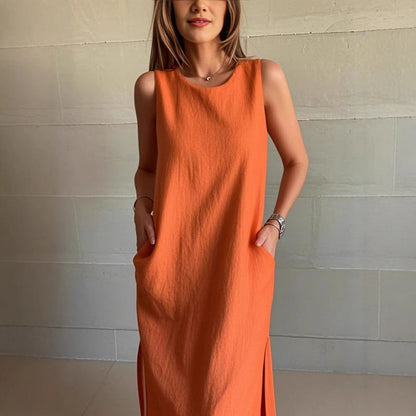 👗 Rochie fără mâneci cu croială solidă